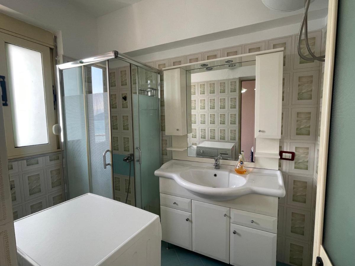 Sea View Apartment Влёра Экстерьер фото